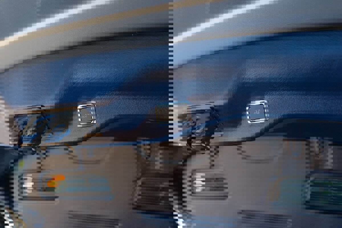 Used 2012 Ferrari FF image 36