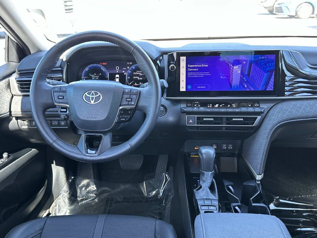 Used 2025 Toyota Camry XLE FWD image 19