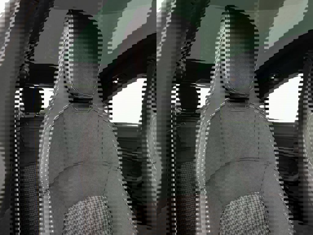 New 2026 Porsche Taycan image 32