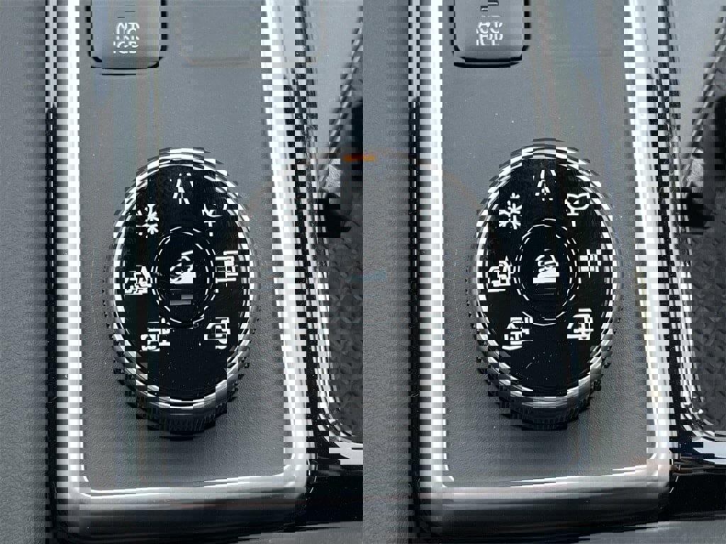 New 2026 Nissan Pathfinder SL image 30