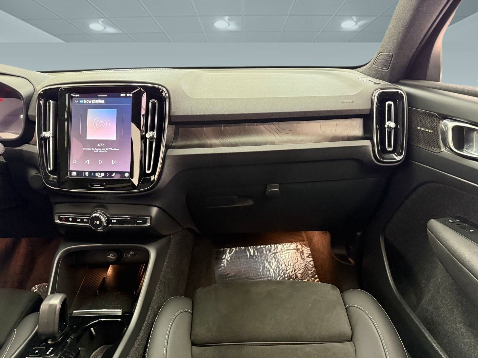 Used 2023 Volvo C40 P8 Recharge Ultimate image 27