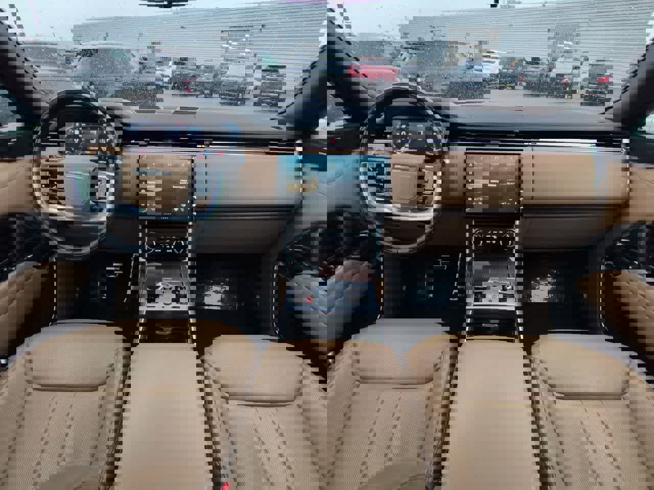 Used 2023 Land Rover Range Rover SE image 15