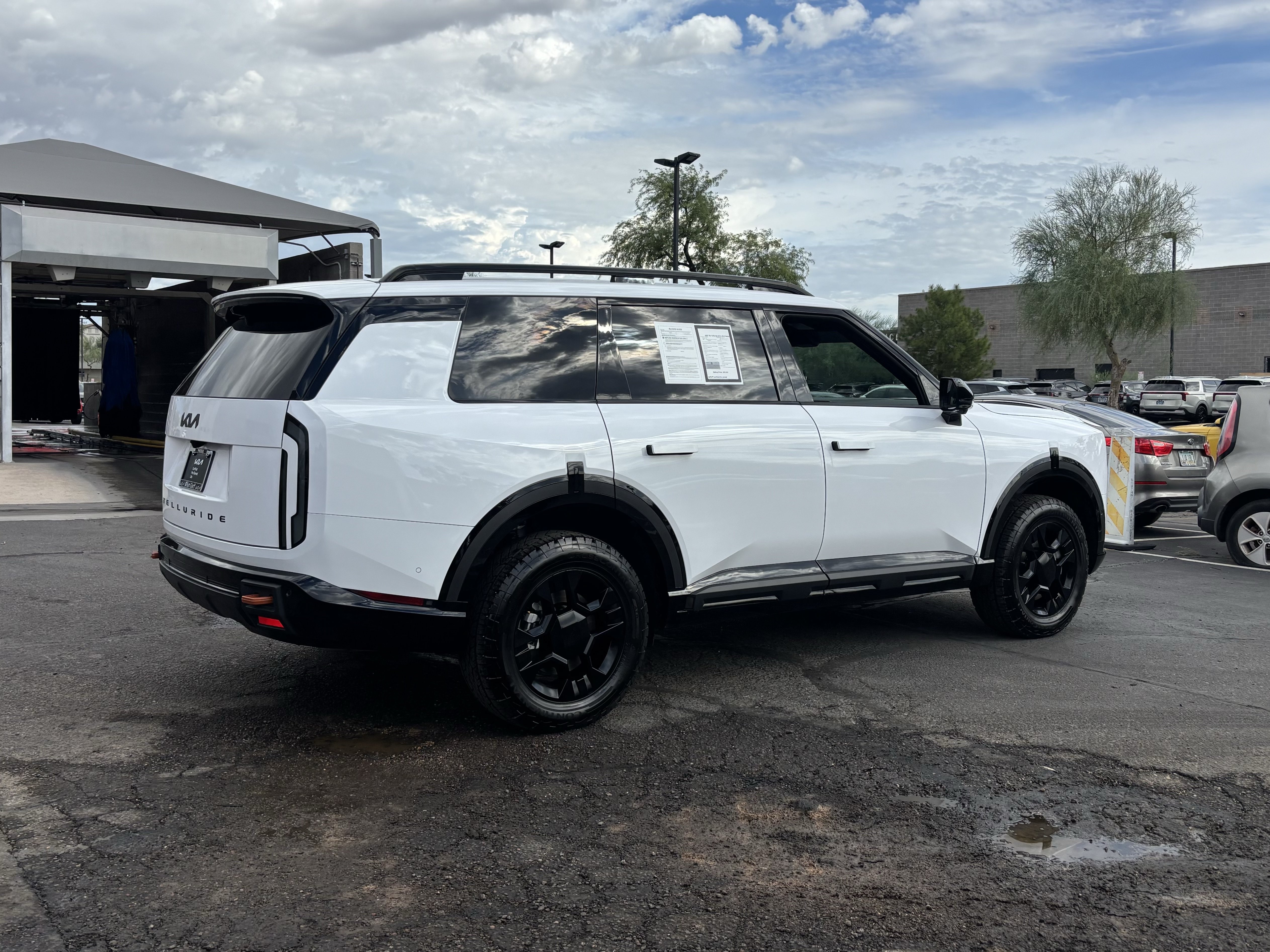 Used 2027 Kia Telluride SX Prestige X-Pro AWD/4WD image 3