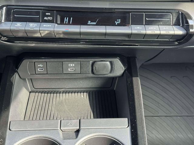 Used 2024 Toyota Prius LE image 24