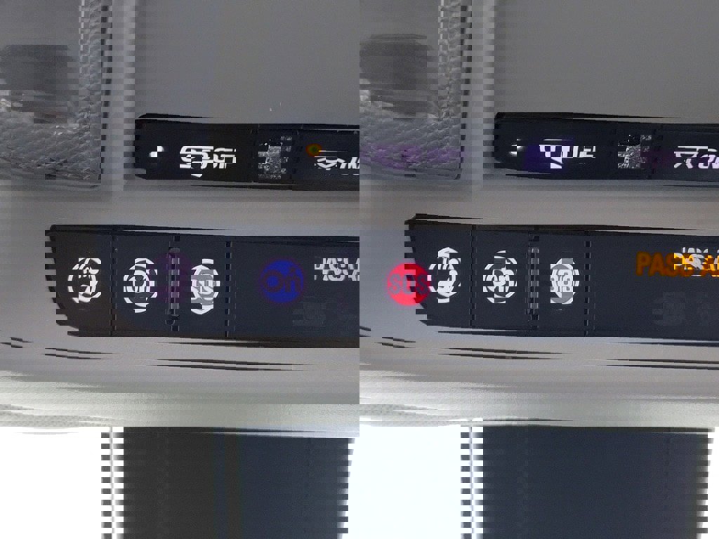 Used 2023 Chevrolet Equinox LT image 25