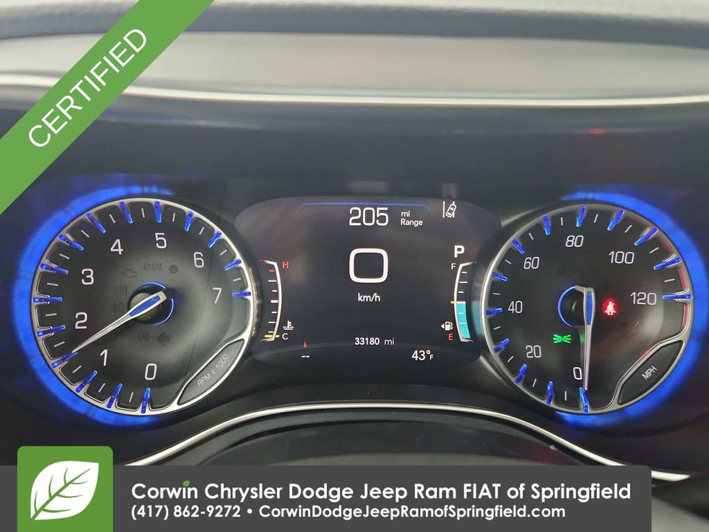 Certified 2025 Chrysler Pacifica Limited image 22