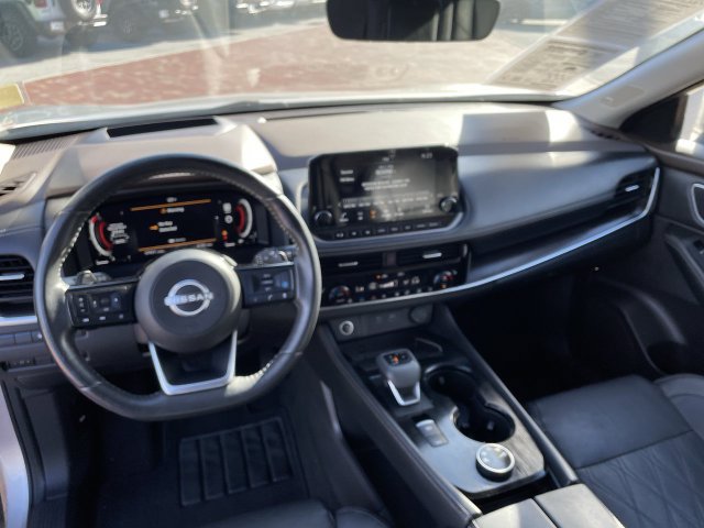Used 2022 Nissan Rogue Platinum w/ Head-Up Display Package AWD/4WD image 18