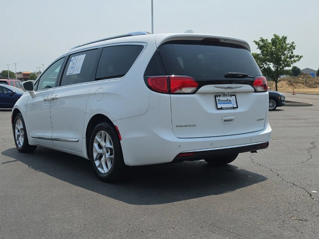 Used 2020 Chrysler Pacifica Limited FWD image 5