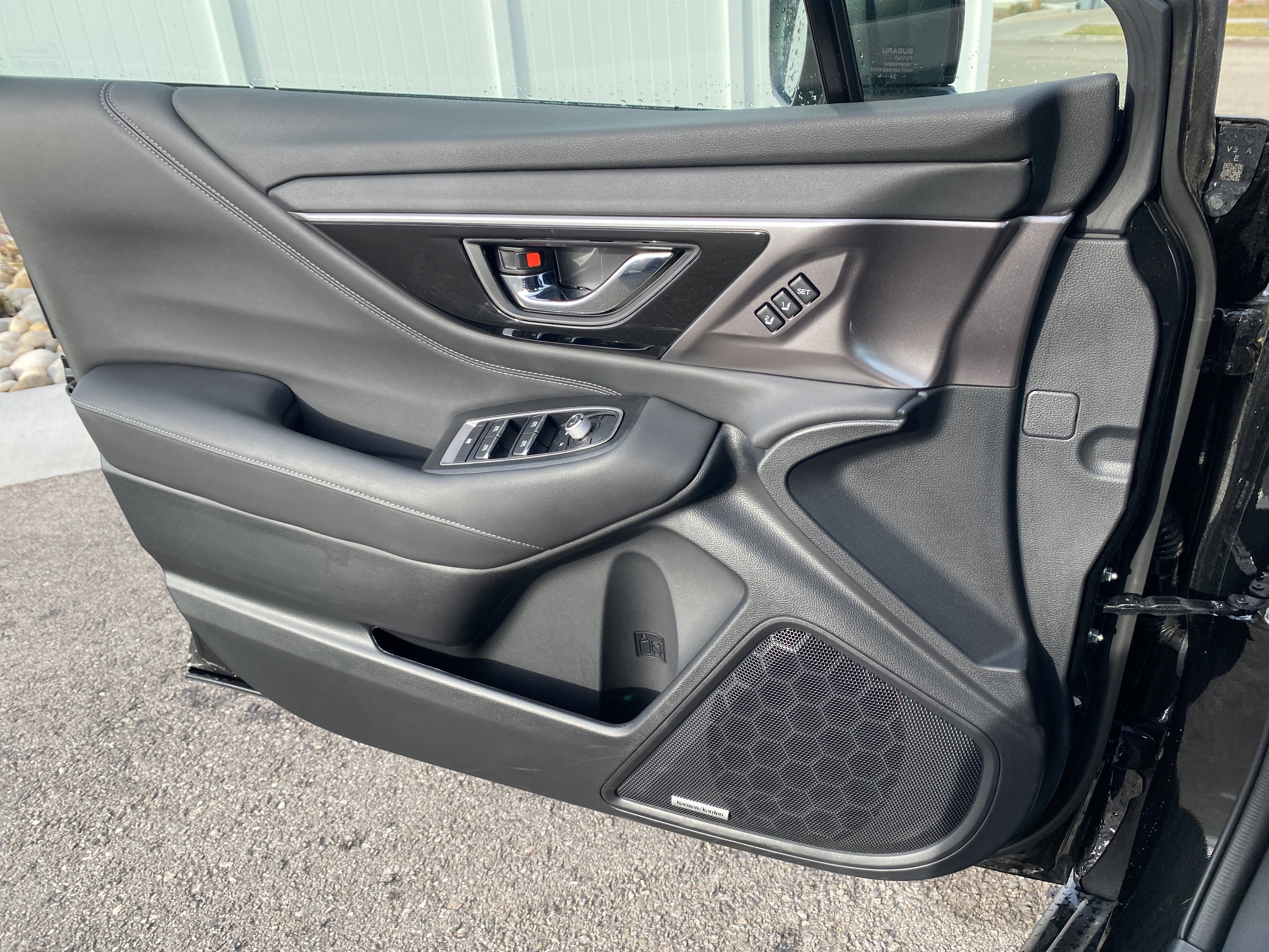 Used 2025 Subaru Outback Limited image 17