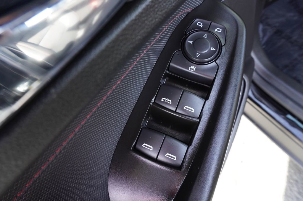 Certified 2023 Chevrolet TrailBlazer RS w/ Sun and Liftgate Package image 16