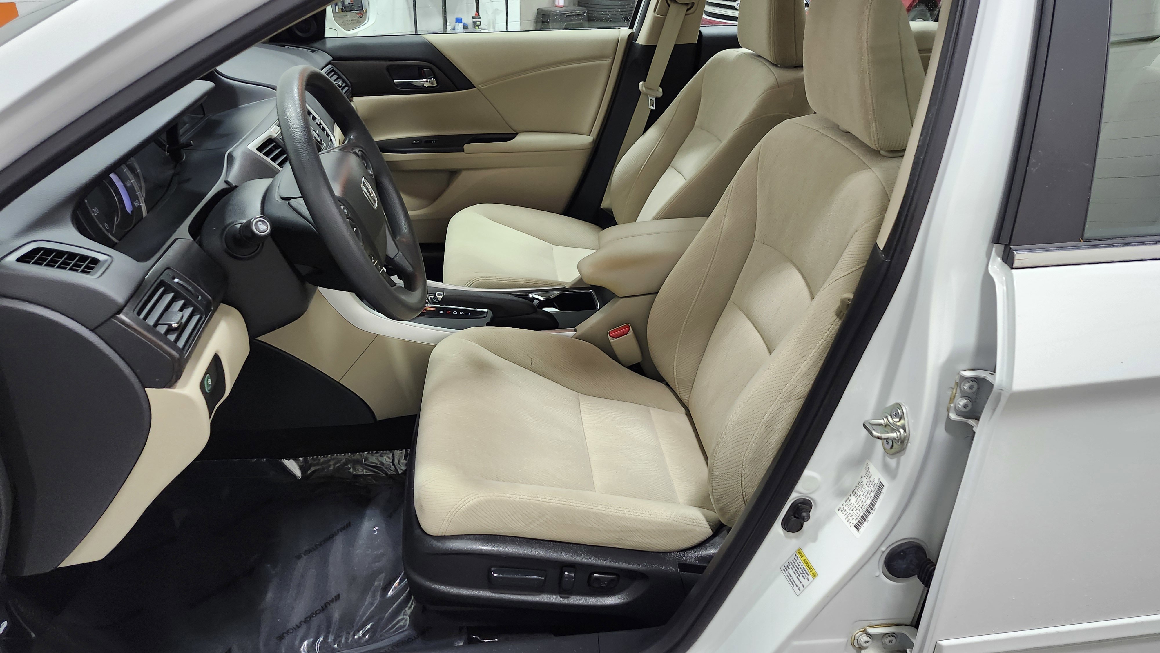 Used 2014 Honda Accord EX image 22