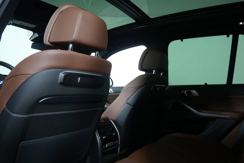 Certified 2026 BMW X5 M60i AWD/4WD image 17