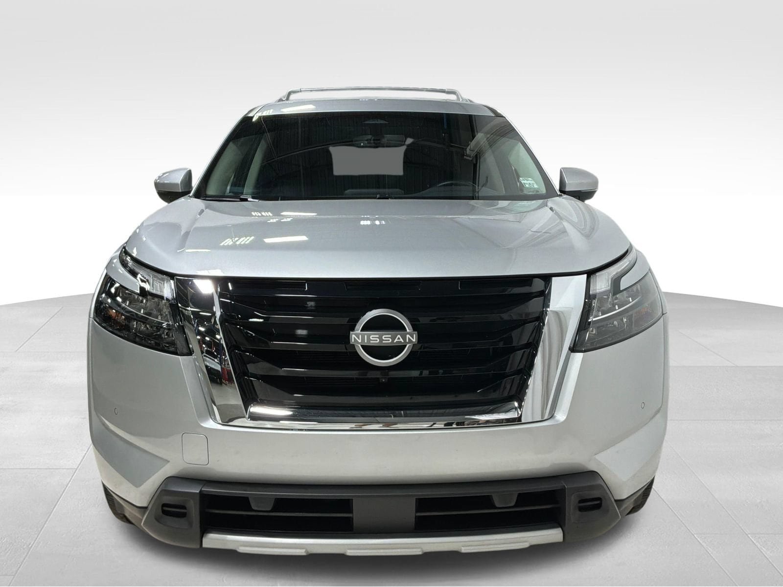 Used 2025 Nissan Pathfinder SL w/ Cargo Package AWD/4WD image 2