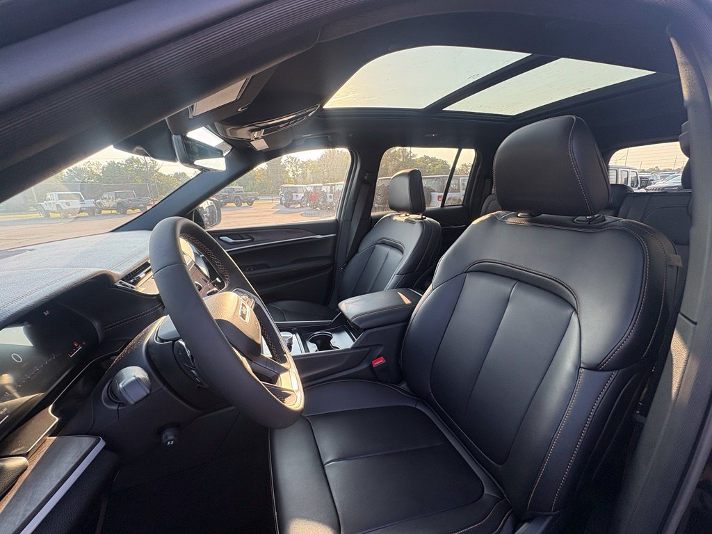 New 2026 Jeep Grand Cherokee Limited AWD/4WD image 15