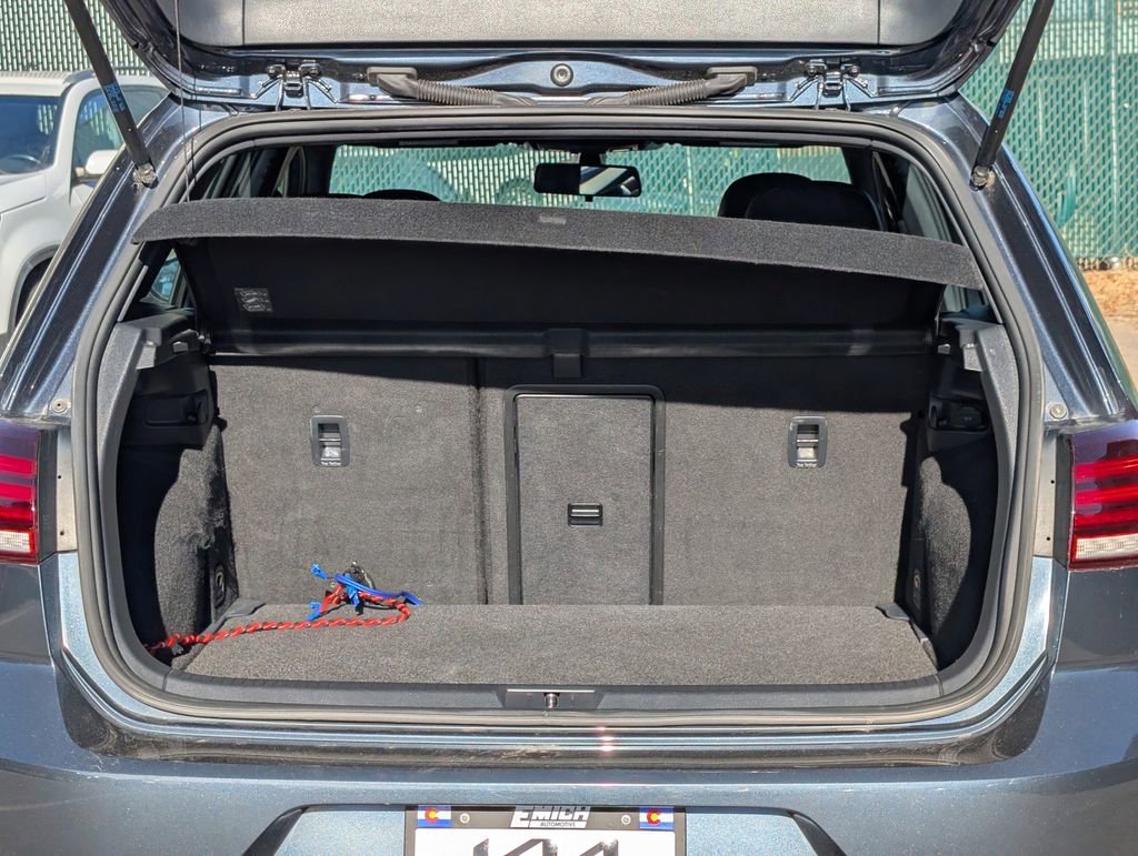 Used 2018 Volkswagen GTI SE image 15