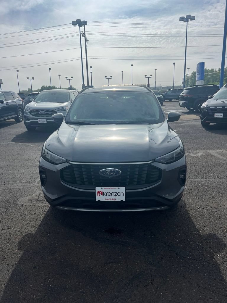 Used 2024 Ford Escape Platinum AWD/4WD image 2
