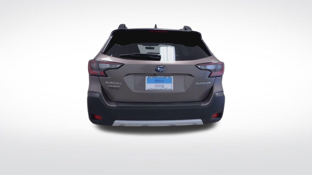 Used 2023 Subaru Outback Limited image 7