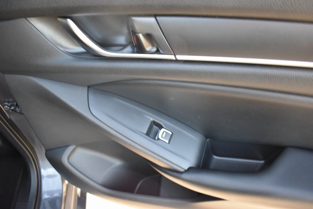 Used 2018 Honda Accord Sport image 12