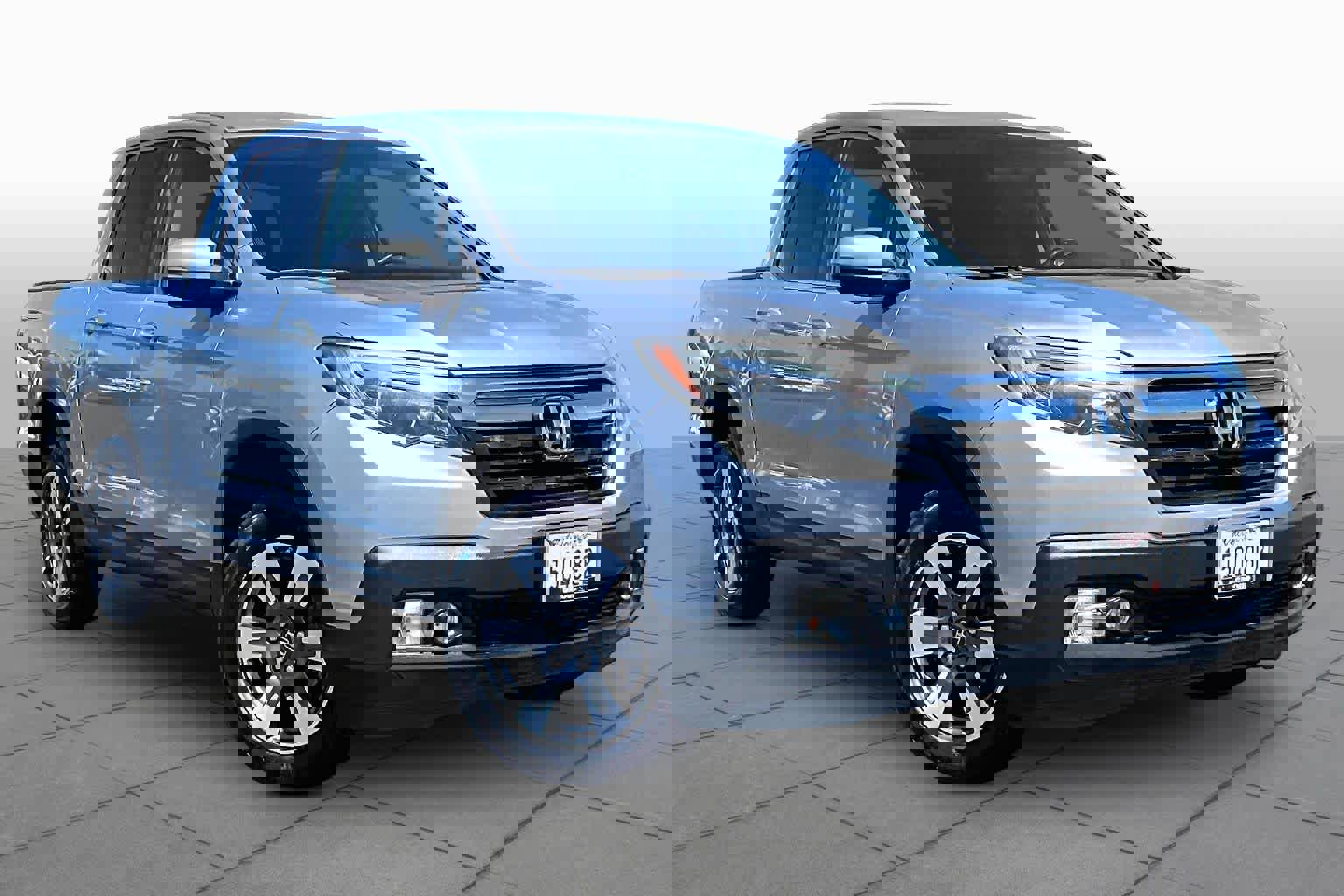 Used 2017 Honda Ridgeline RTL image 2