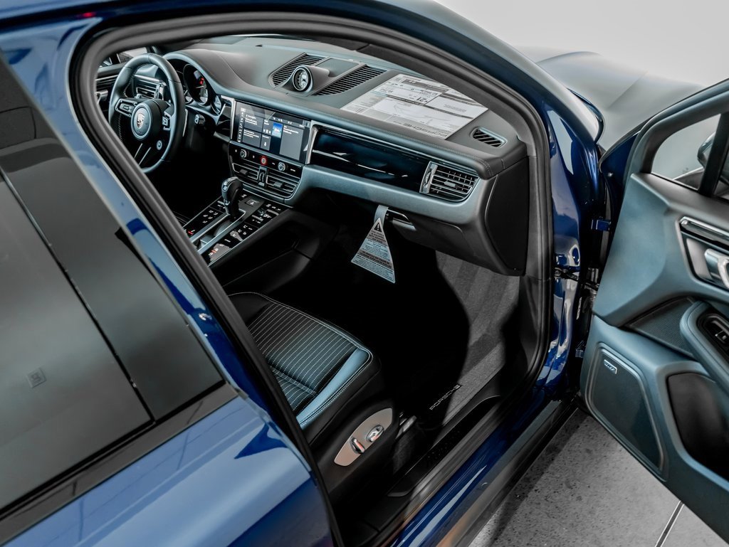 New 2026 Porsche Macan Turbo image 25
