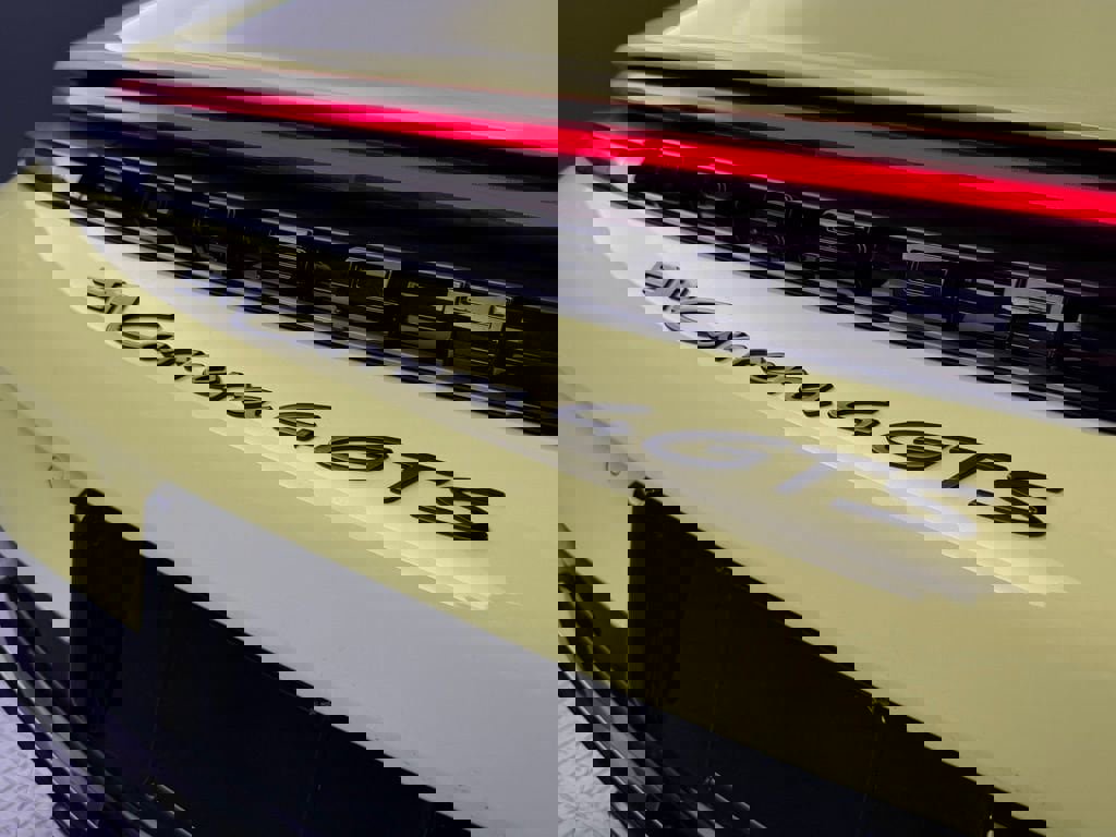 Used 2025 Porsche 911 Carrera 4 GTS image 39