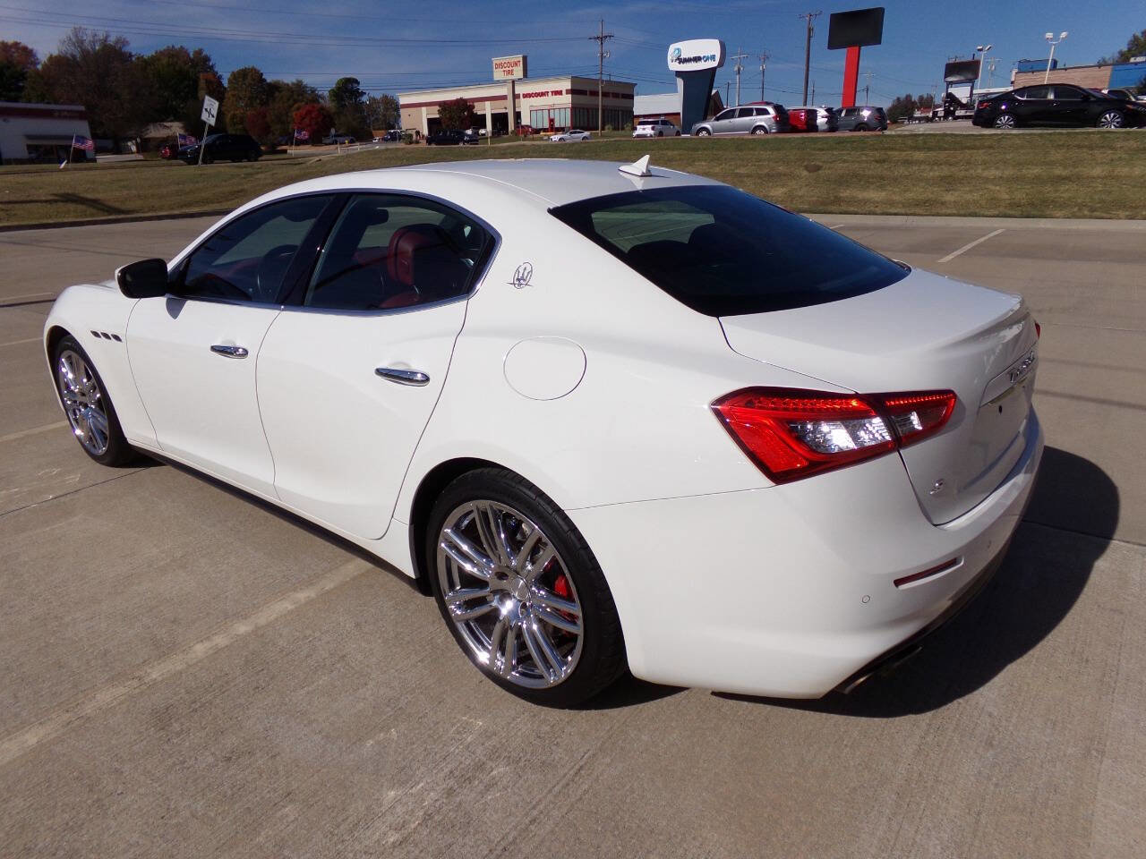 Used 2018 Maserati Ghibli S image 39