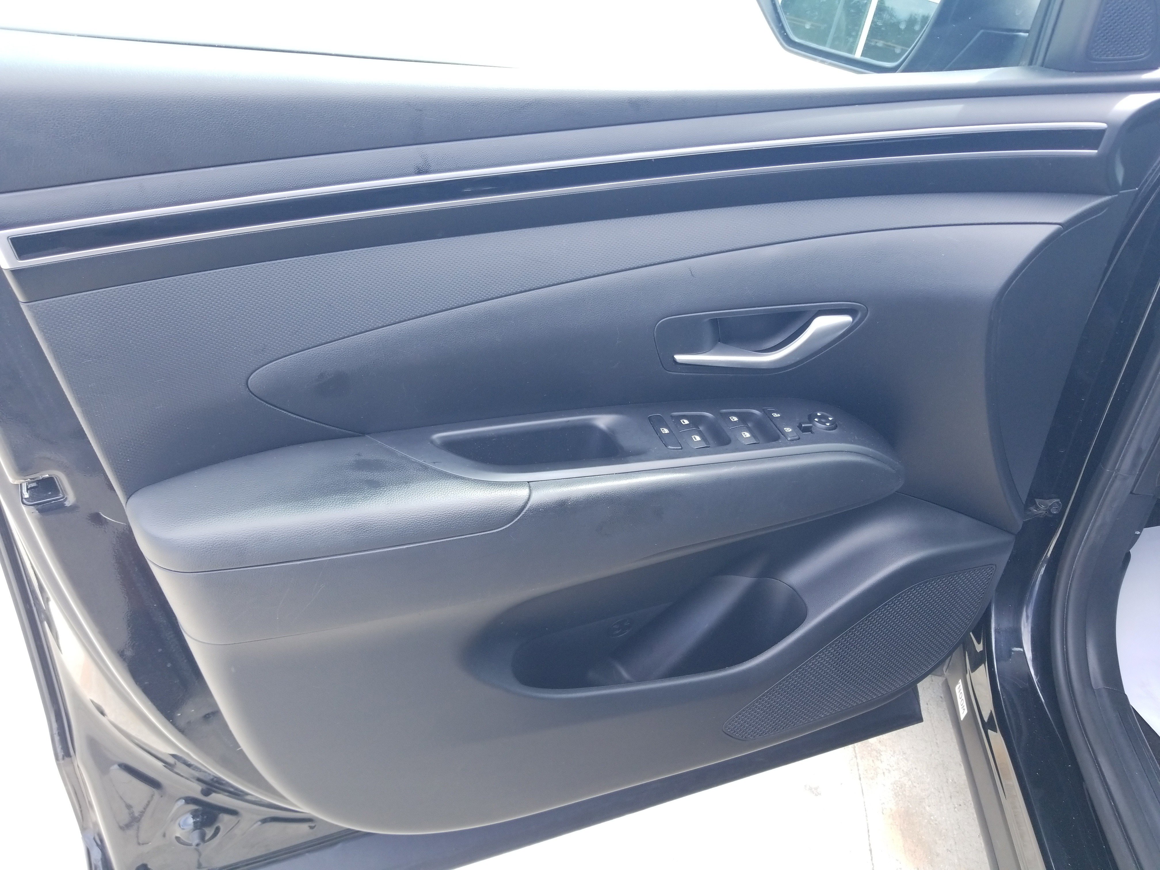 Used 2022 Hyundai Santa Cruz SEL w/ Activity Package FWD image 9