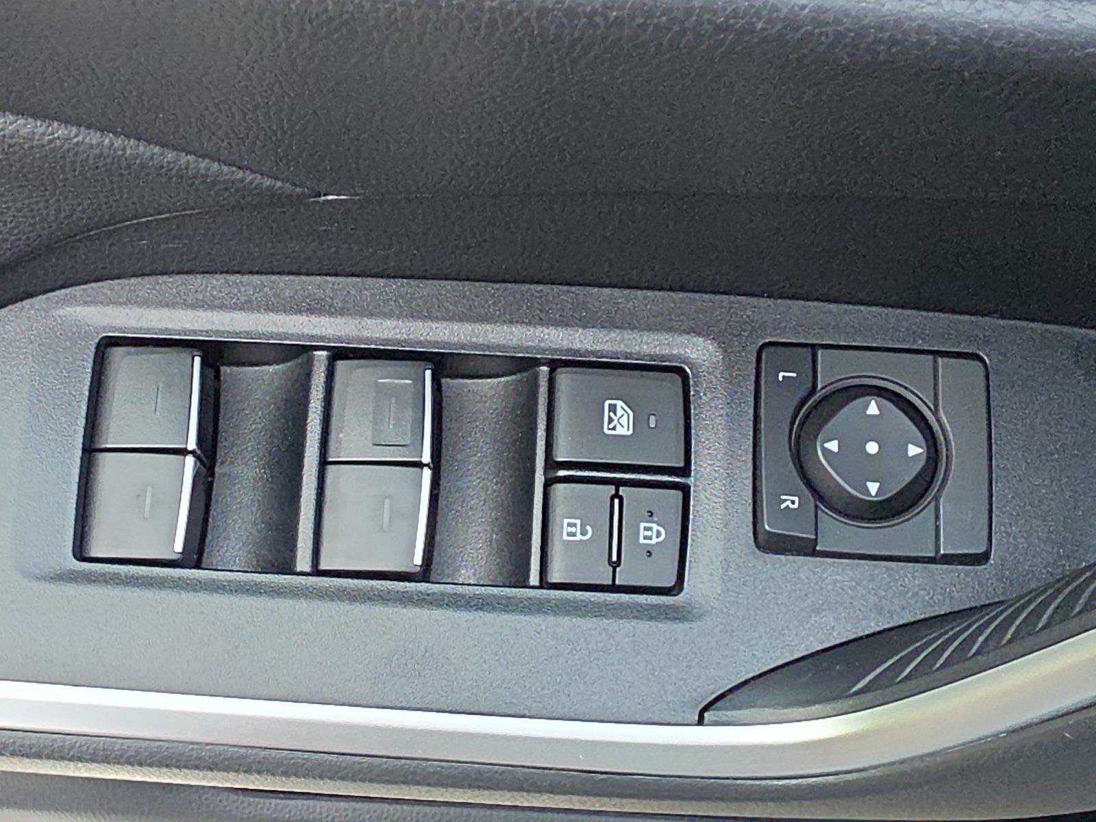 Used 2025 Toyota RAV4 XLE w/ Convenience Package AWD/4WD image 15