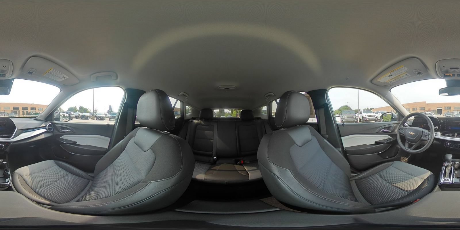 Used 2025 Chevrolet Trax LT FWD image 41