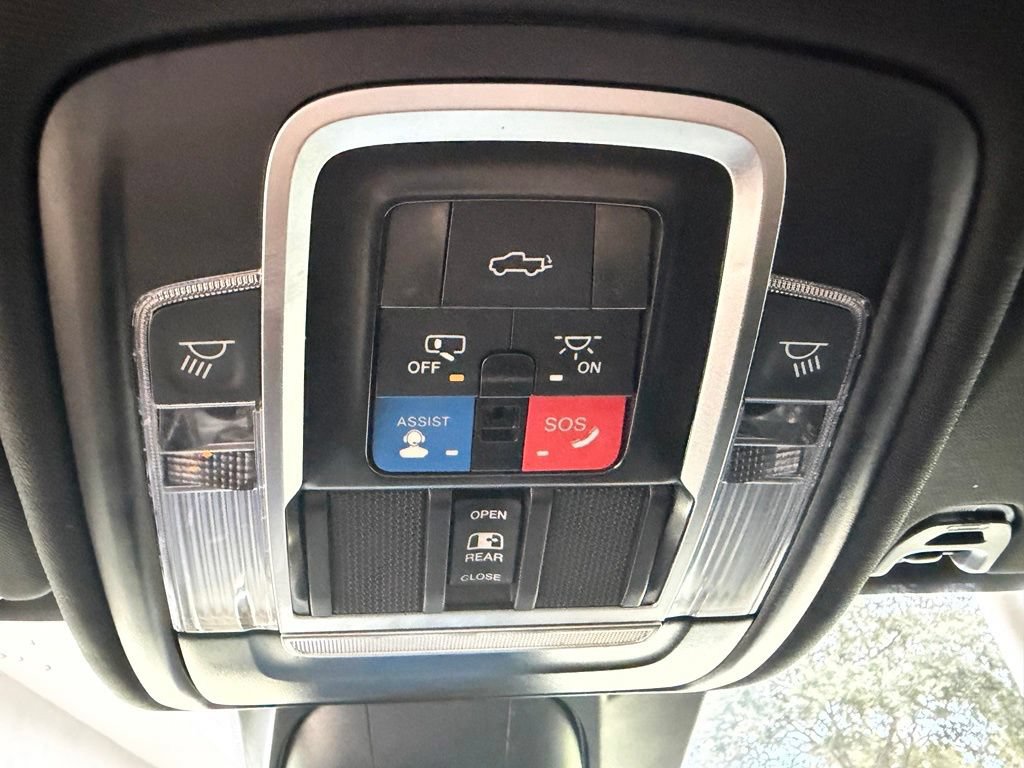 Used 2024 RAM 1500 Laramie AWD/4WD image 58
