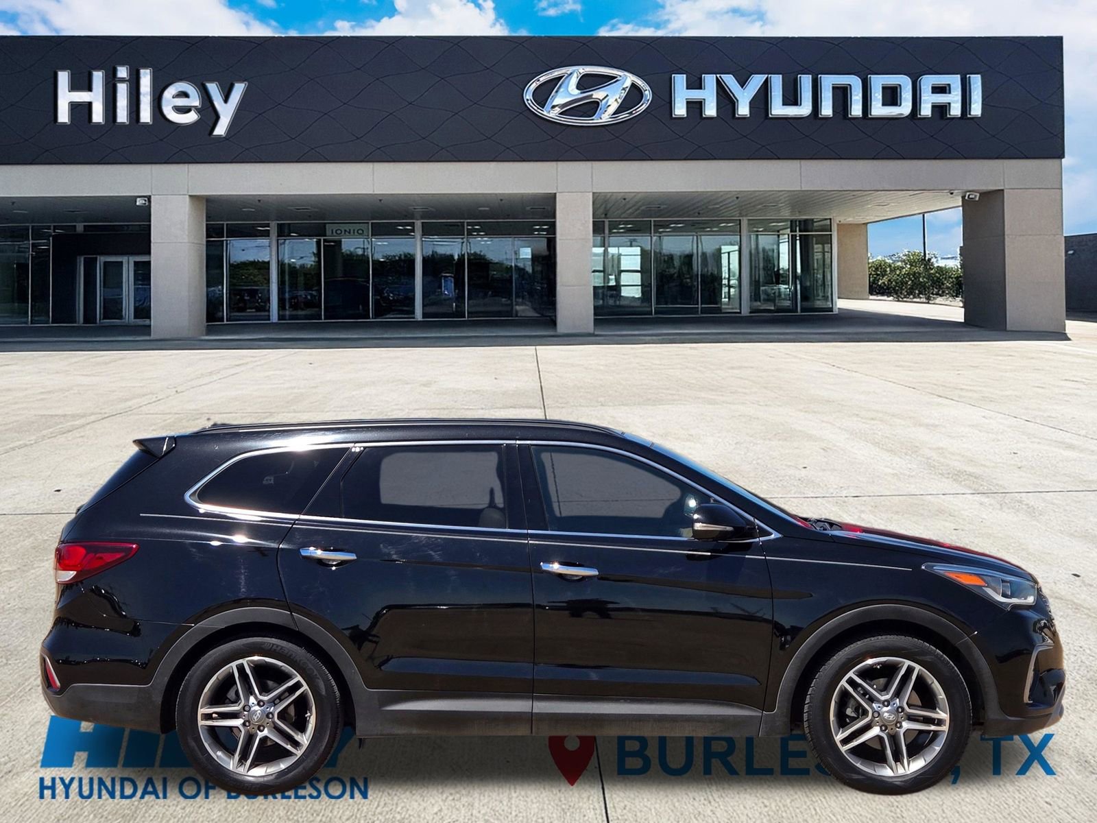 Used 2017 Hyundai Santa Fe FWD w/ SE Ultimate Tech Package 03 image 3
