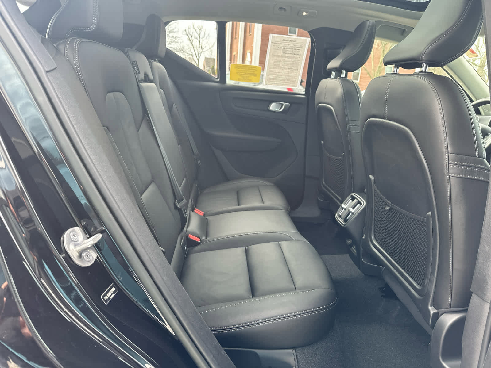 Used 2023 Volvo XC40 B5 Plus w/ Protection Package Premier image 29