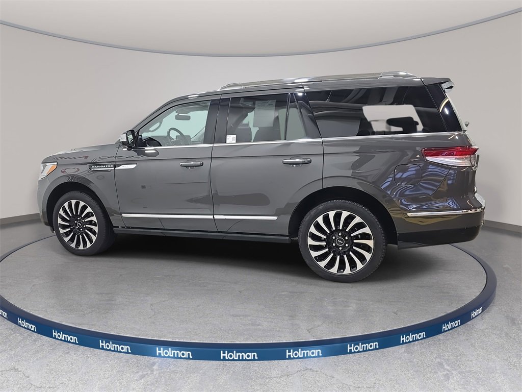 Used 2022 Lincoln Navigator Black Label image 9