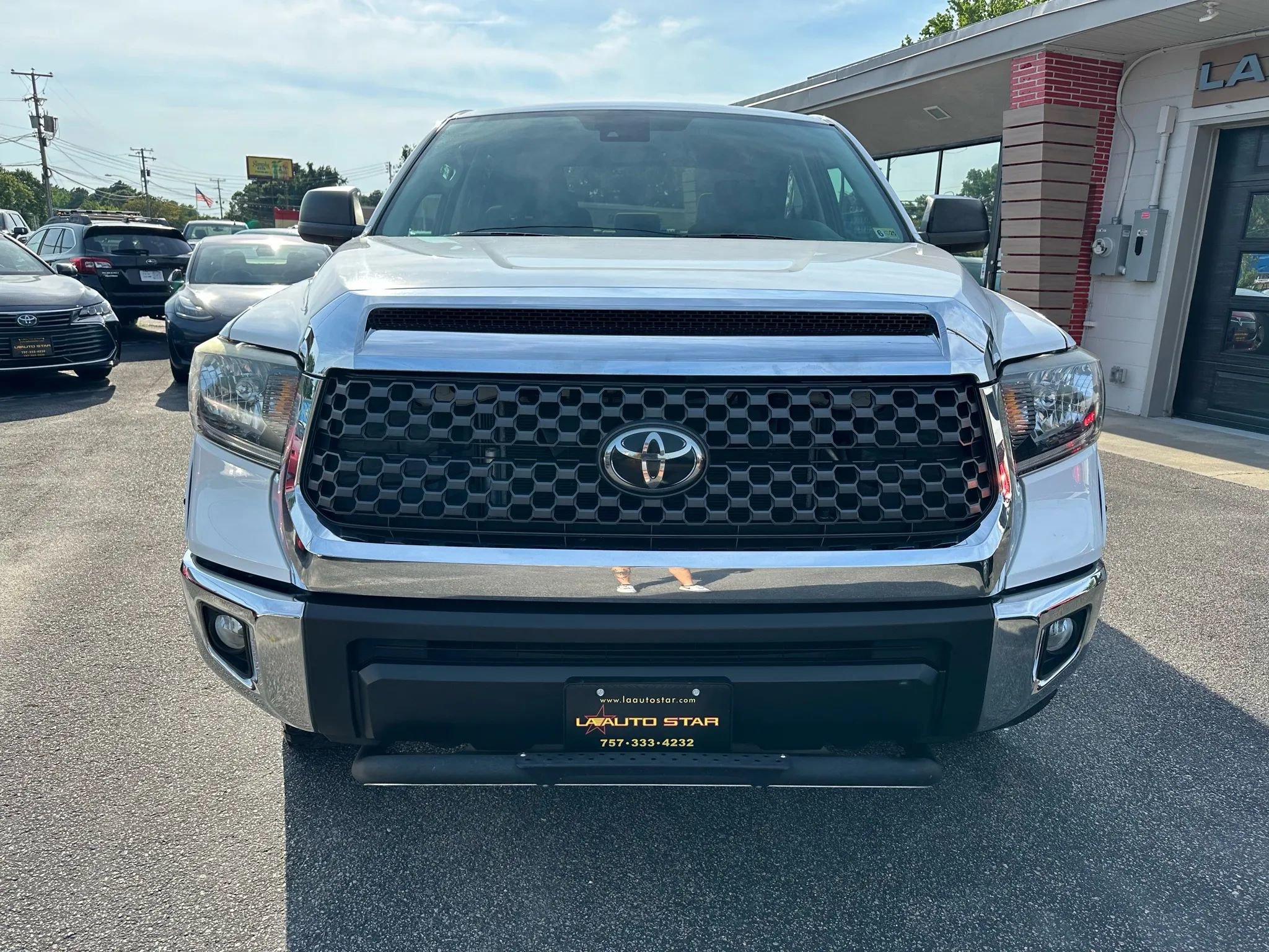 Used 2020 Toyota Tundra SR5 w/ SR5 Upgrade Package image 8