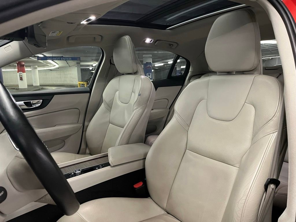 Used 2022 Volvo S60 B5 Momentum w/ Premium Package image 17