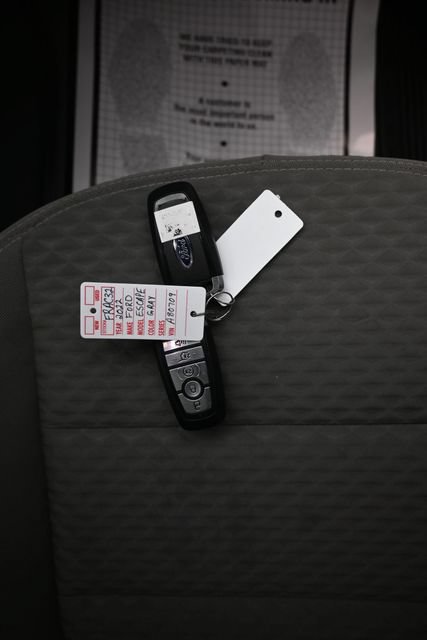 Used 2022 Ford Escape SE w/ SE Sport Appearance Package AWD/4WD image 12