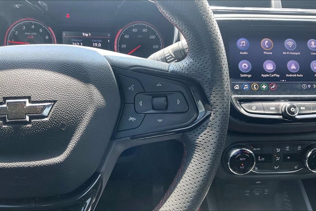 Used 2022 Chevrolet TrailBlazer RS w/ Technology Package FWD image 12