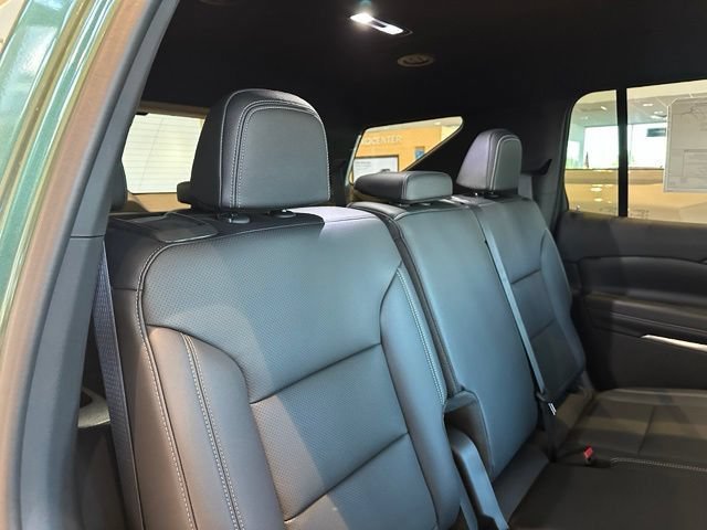 New 2027 Chevrolet Traverse LT w/ Midnight/Sport Edition AWD/4WD image 21