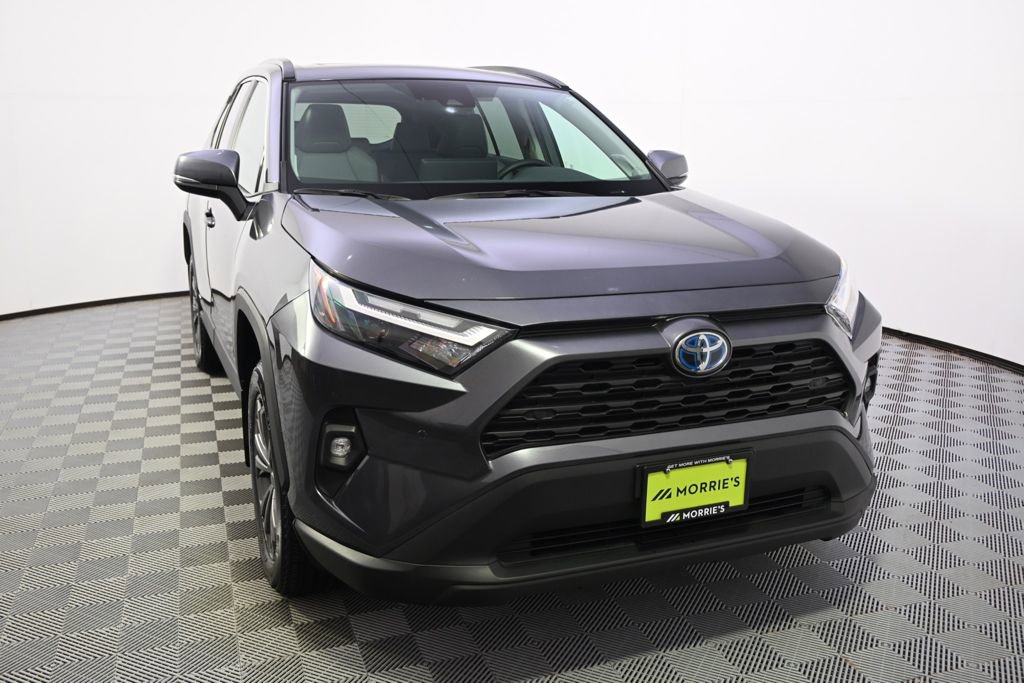 Used 2023 Toyota RAV4 XLE Premium image 9