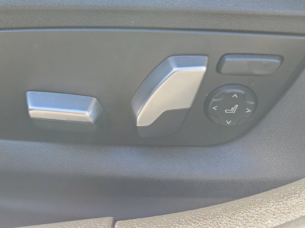 Used 2019 BMW 530e w/ Convenience Package RWD image 31