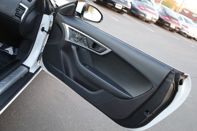 Used 2020 Jaguar F-TYPE Convertible image 38