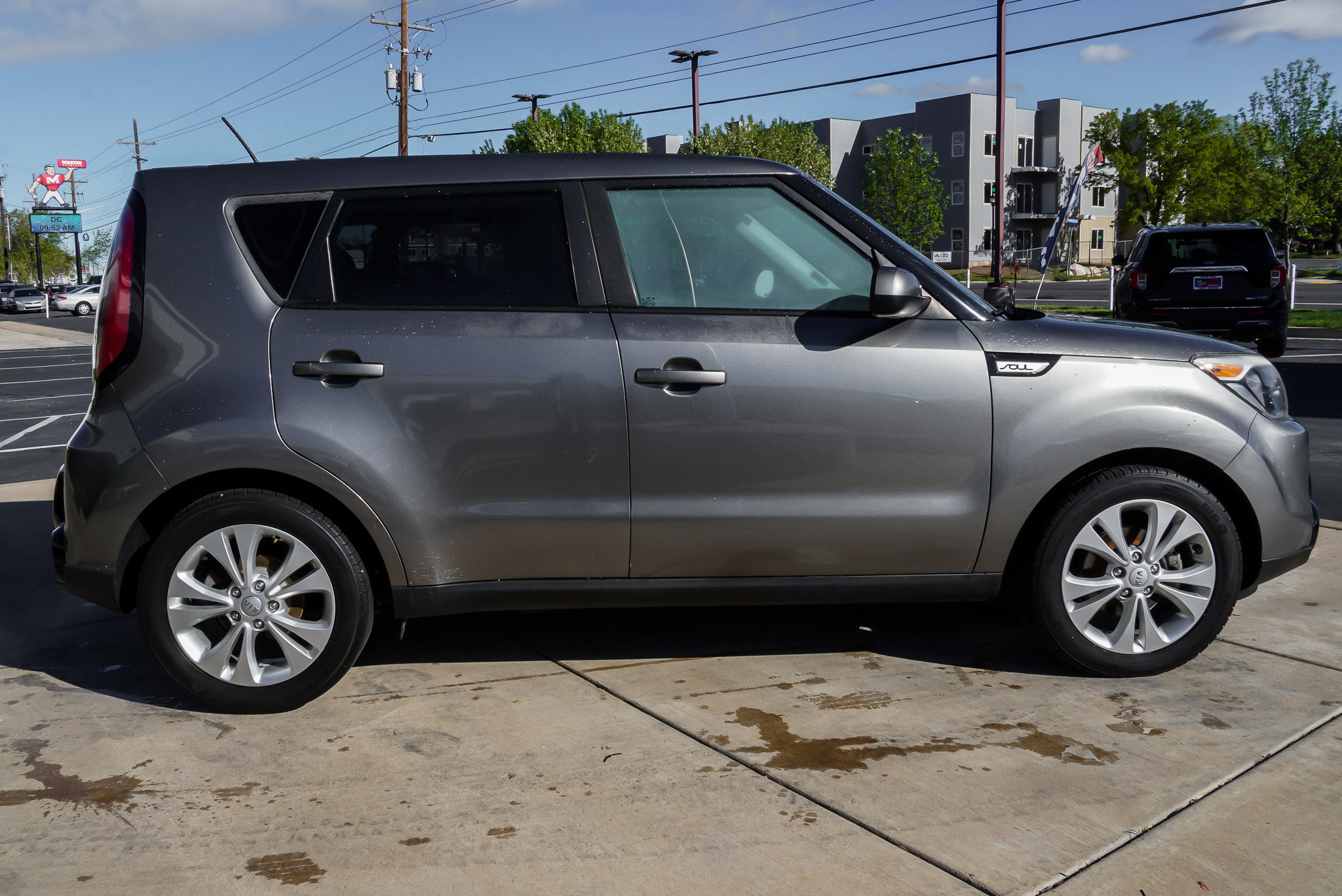Used 2016 Kia Soul + FWD image 9