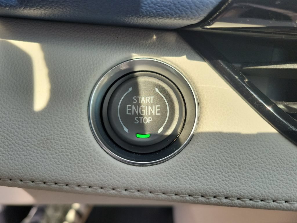 Used 2025 Buick Enclave Avenir w/ Super Cruise Package FWD image 30