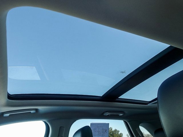 Used 2024 Ford Edge SEL w/ Convenience Package image 3