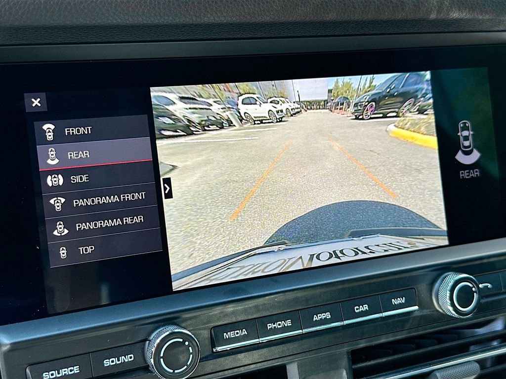 Used 2021 Porsche Macan AWD/4WD image 17
