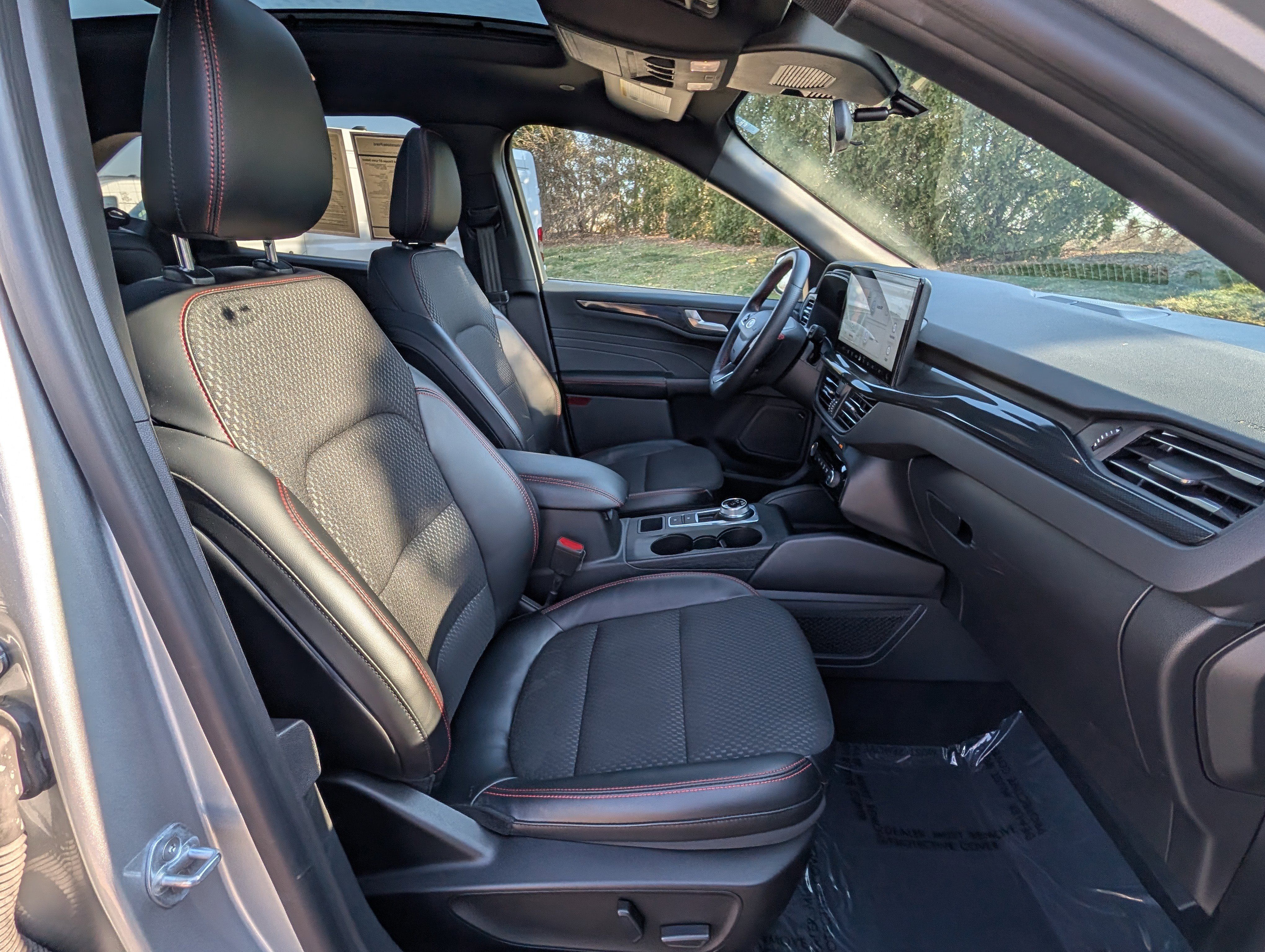 Used 2023 Ford Escape ST-Line Select w/ Tech Pack #2 image 12