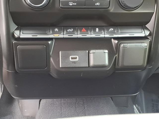 Used 2020 Chevrolet Silverado 1500 Custom w/ Custom Value Package image 24