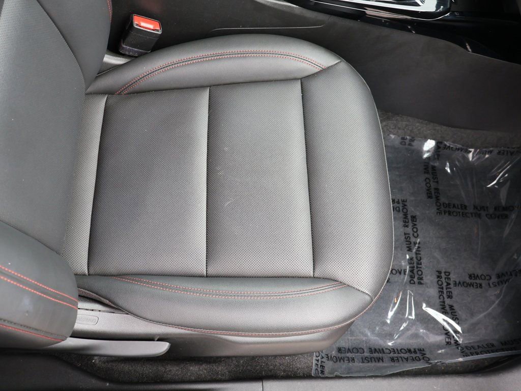 Used 2024 Chevrolet Trax RS w/ Sunroof Package image 34