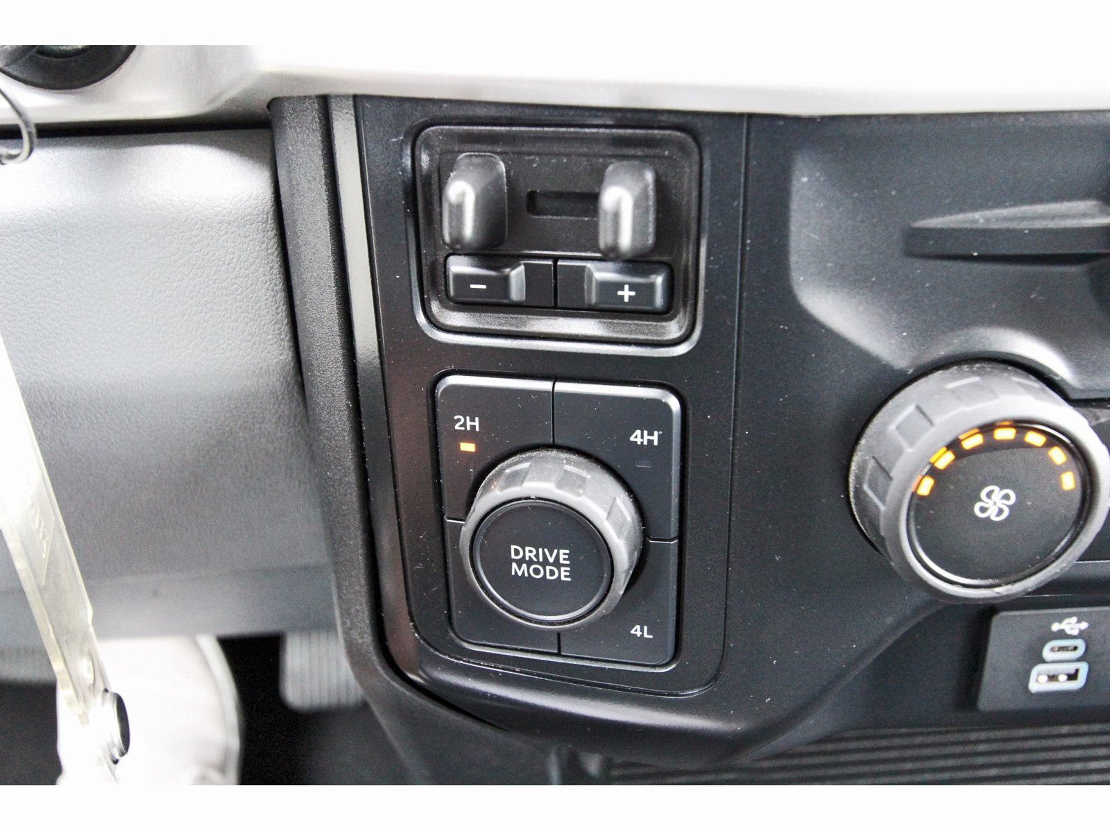 Used 2024 Ford F250 XLT AWD/4WD image 27