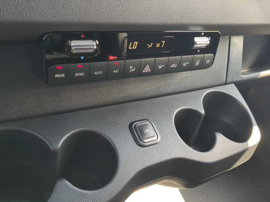Used 2025 Mercedes-Benz Sprinter 2500 image 8